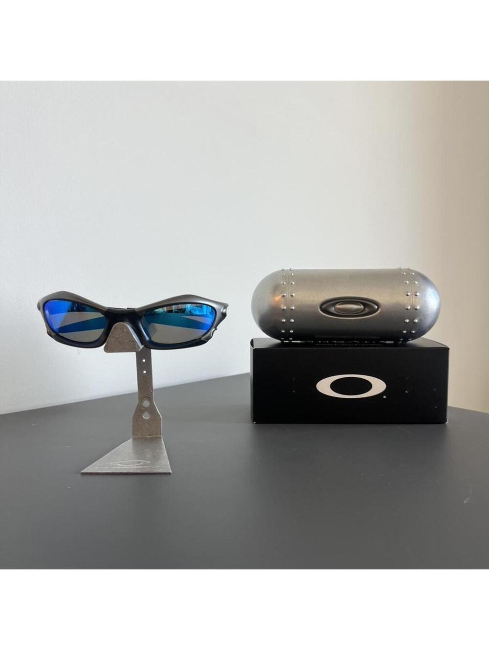 Oakley Men's Silver and Black Sunglass